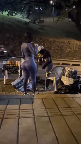 Requieren saber el nombre de una chica, dejenlo todo en manos del INVESTIGADOR #Chivas #America #Miami #Francia #Paris       