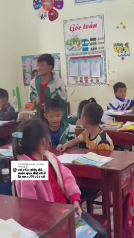 Trả lời @Sơn Hoàng 87        - Cảm ơn bạn nhiều, nghe ban nói làm minh rất vui, mình thấy cú vấp ngã cũng đáng giá 😆 và nụ cười của cô cũng rất ý nghĩa 🤣.                              - Năm nào cũng có những câu chúc huyền thoại: Nhưng năm nay cô ăn chuối no, nhiều trứng và đẻ như gà 🤣                           #LophocvungcaoLaoCai #xuhuongtiktok #MítTốNữ 