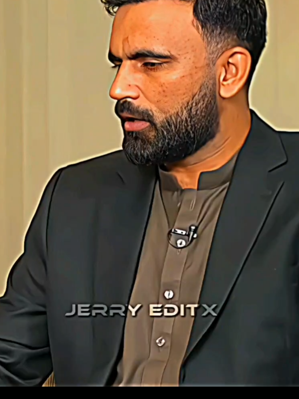 Faujii Kis Kis Ka Fvrt Hai ....