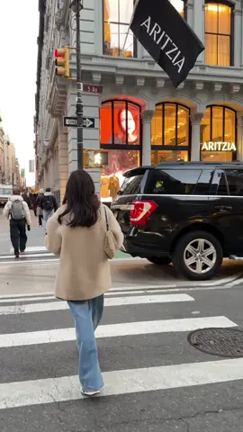 Got invited to the opening of @Aritzia in flatiron and took my sister along with me for a little shopping date. Officially opens this Friday and would absolutely recommend checking it out!  #aritzia #sisterdate #nyc 