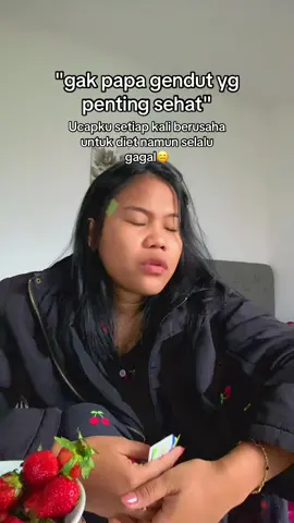 Aneh nya kalo udh niat mau diet besok nya makan malah tambah napsu😑