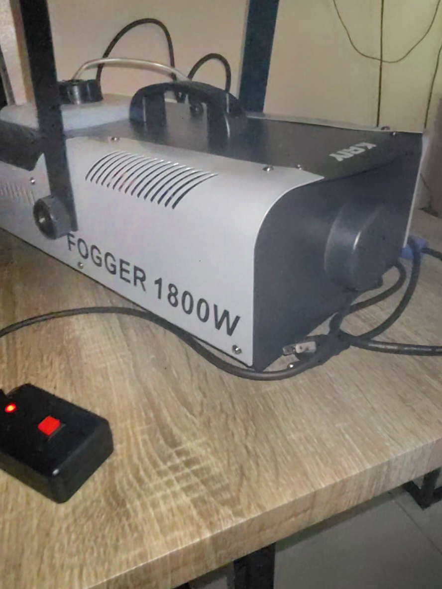 pangmalakasang fog light machine na may 1800w perfect para sa mga discohan at ibat ibang  events #fogmachine  #eventssetup  #partysetup 