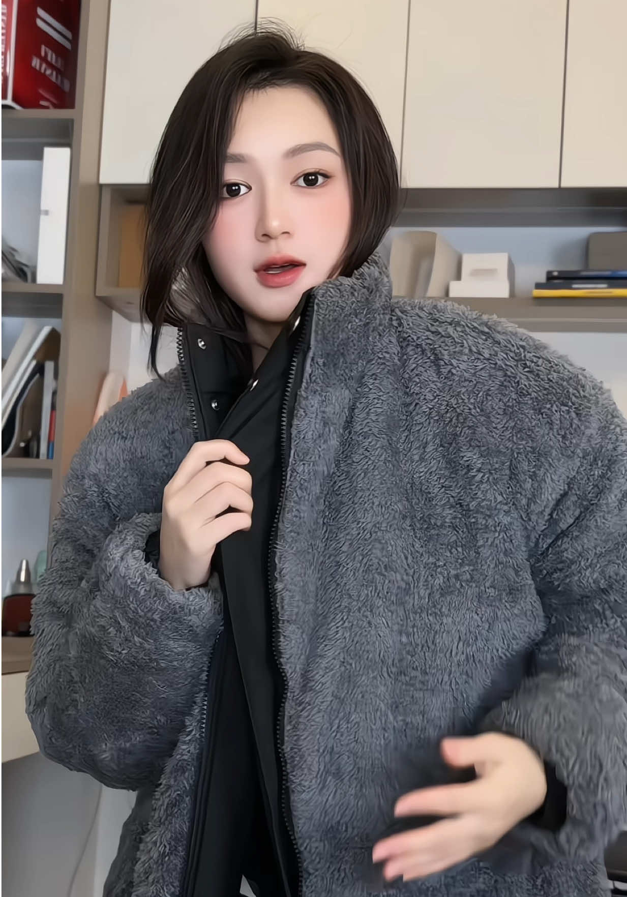 Tưởng áo lông hoá ra lại là áo phao. NHƯ 2 ÁO luôn