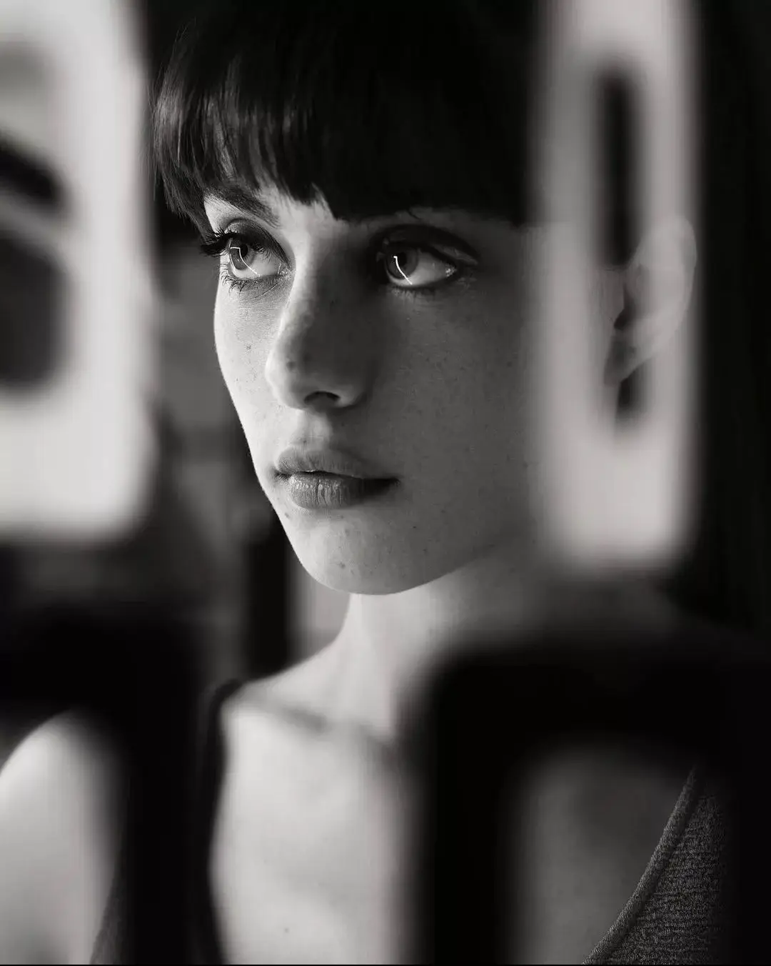 أستَطيعُ أن أُحبُّك وأنا مُنهَكةٌ أيضاً ‏كُلما شَرخ صَدريّ الألم ‏دَسستُك فِي داخِلي عافية  ‏                ‏_____________ #قبضة_روح 