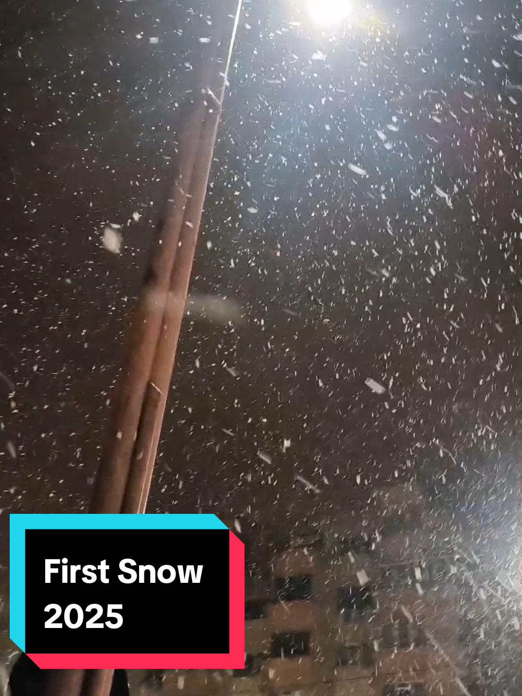 First snow in 2025 😍❄️ #snow #2025 #iasiromania #zapada #fyp 