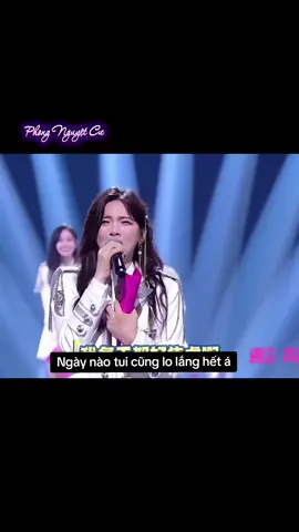 Nhìn bả khóc mà toi cười khùng luôn🤣🤣🤣 #duongsieuviet #rocketgirls101 #manhmyky #ngotuyennghi #funny #杨超越 #火箭少女101 #孟美岐 #吴宣仪 #搞笑 