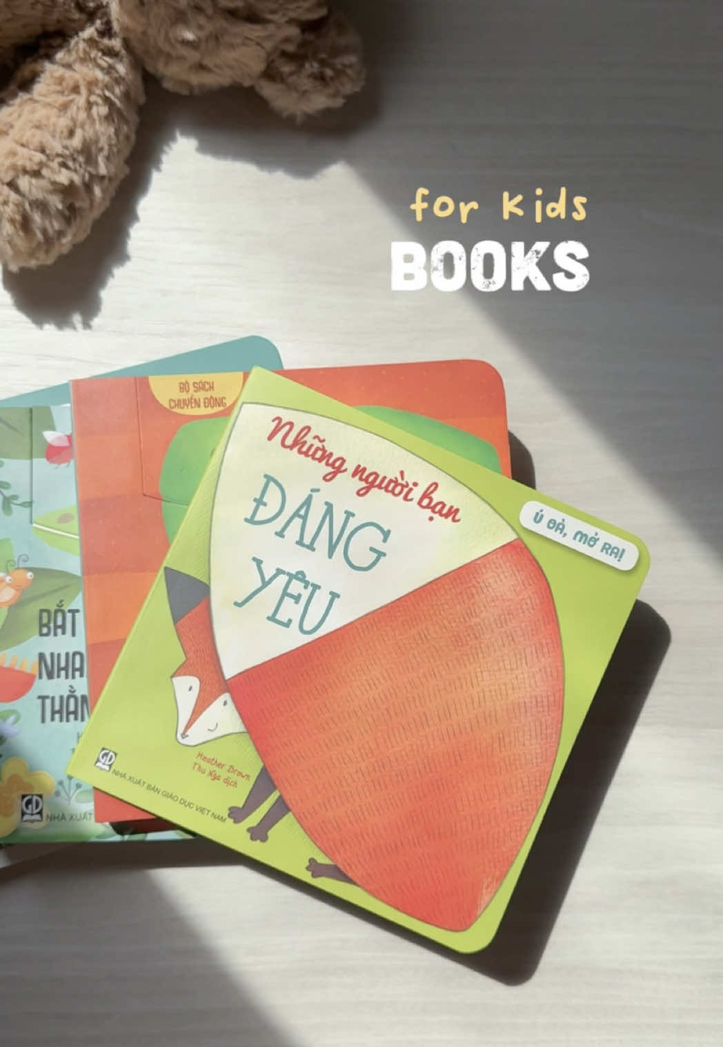 Sách gì mà thú vị dữ vậy tới ba mẹ còn thích nói gì đến các con 🤩✨ Shin nhà tui muốn đọc suốt luôn á 👀 #meshinthuine #sachuoamora #sachchuyendong #sachchobe #giaoducsom 