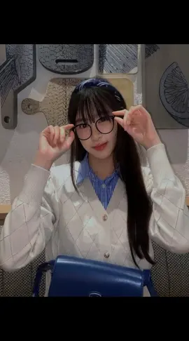 Mukanya berubah lagi loy 🙄 #lilyjkt48 #hillaryabigail #jkt48 #jkt48newera #fyp 