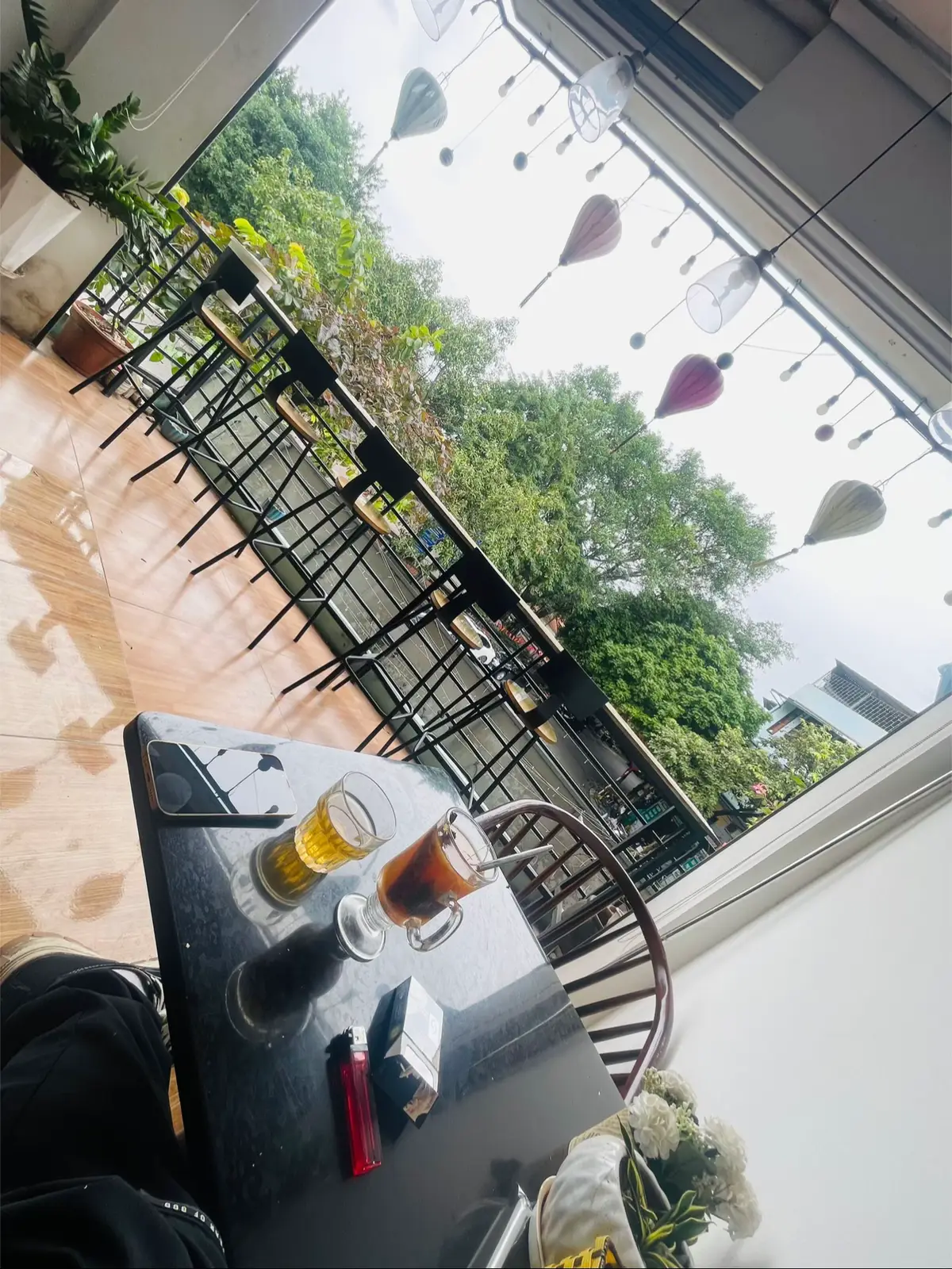 Tâm hiền như ao nc trong khi nhìn kỹ lại toàn rong với bùn 