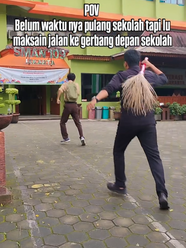 jujurrrr.. kebangetan berani 😂  #penjagasekolahgokil #anaksekolah  #jampulangsekolah 