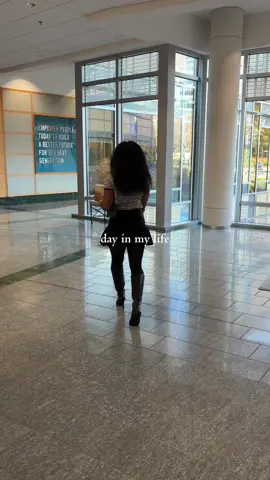 I got the offer for my first internship and explored the office I’ll spend next summer in! 🤍👩🏽‍💻📑 @Coach @Anne Klein @Hatch for Sleep @Wholesum Juice Bar  #ITinternship #collegegirl #dayinmylife #summerinternship #collegelife 