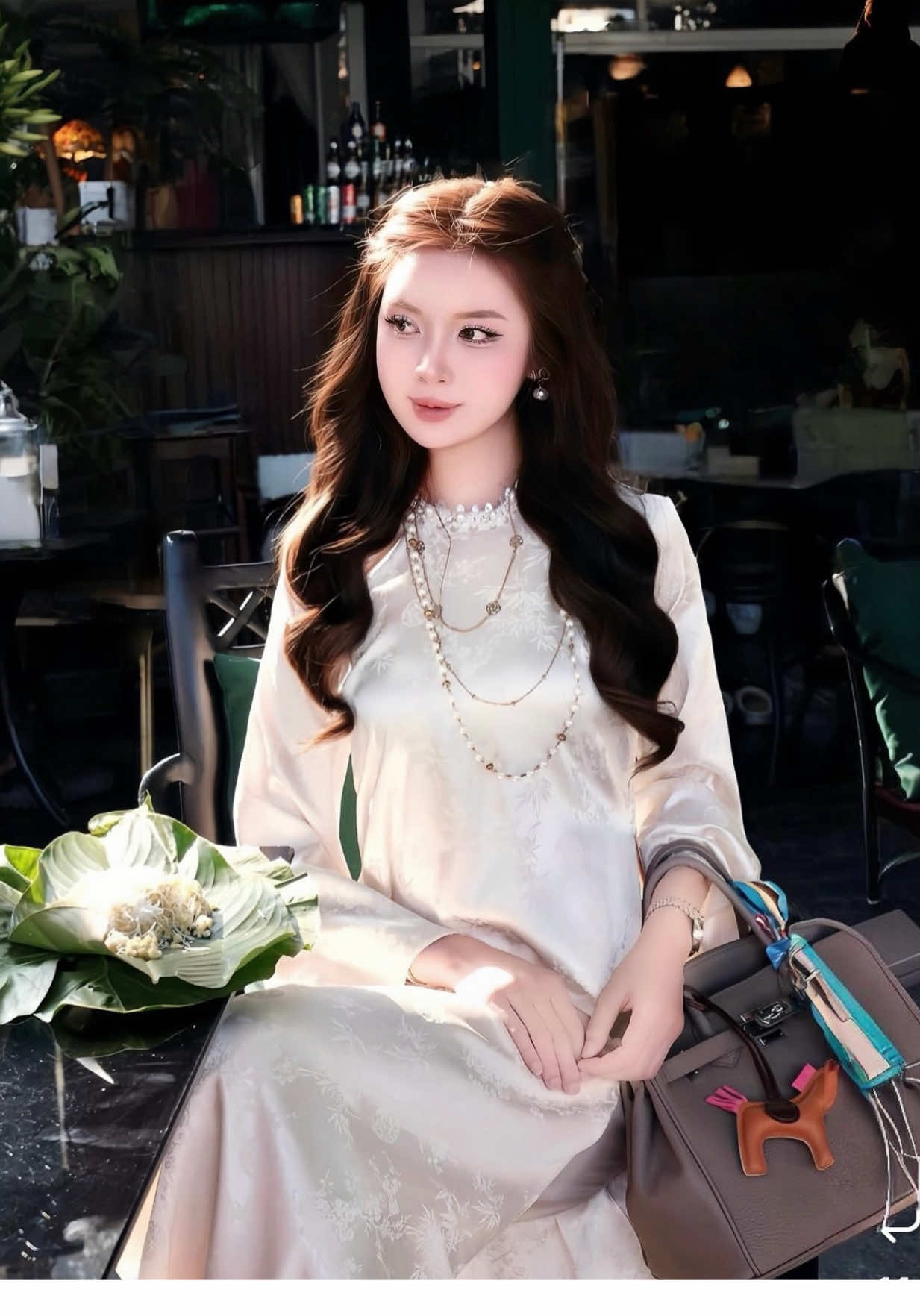 Em dù lớn vẫn là em bé nhỏ..Trưởng thành mấy cũng gọn vòng tay ôm 🥰 #aodaibongxinh #aodai #tet2026 #aodaicachtan #xuhuongtiktok 