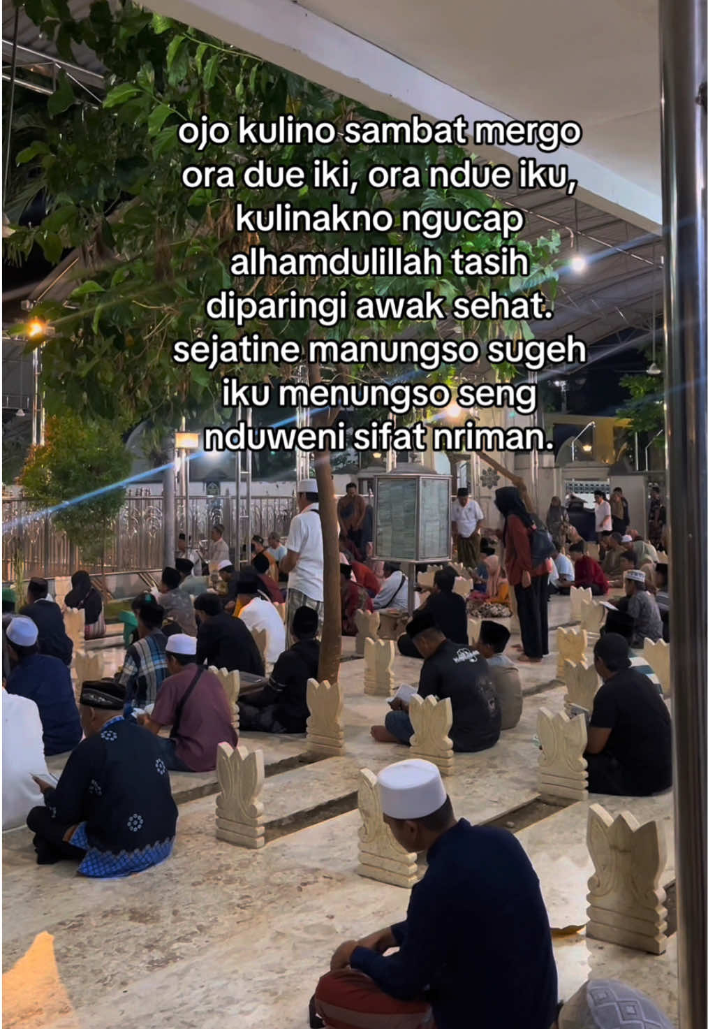 “sukete tonggo luwih ijo timbang sukete awak dewe”..#ziarah #sunanampel #creatorsearchinsight #wisatareligi #sunanampelsurabaya 