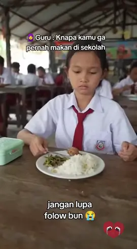 anak siswi ditanya oleh gurunya kenapa si ga pernah makan di sekolah dan lihatlah apa yang terjadi sebenarnya, #sedih #islami #kemiskinan #sinetron #filem 