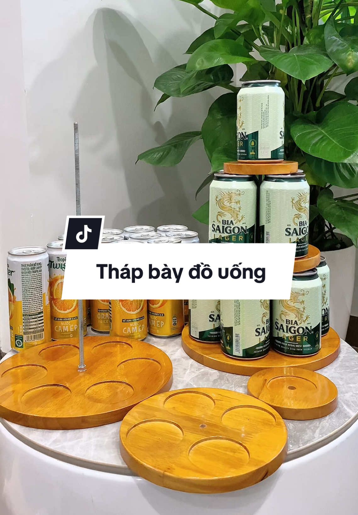 Không cần cầu kỳ, chỉ cần một tháp nước xinh xinh thôi là góc thờ tự đã thêm ấm cúng, tươm tất và tràn đầy ý nghĩa rồi 💛 #thapnuoc3tang #thapgo #bantho #dothocung #trangtribantho 