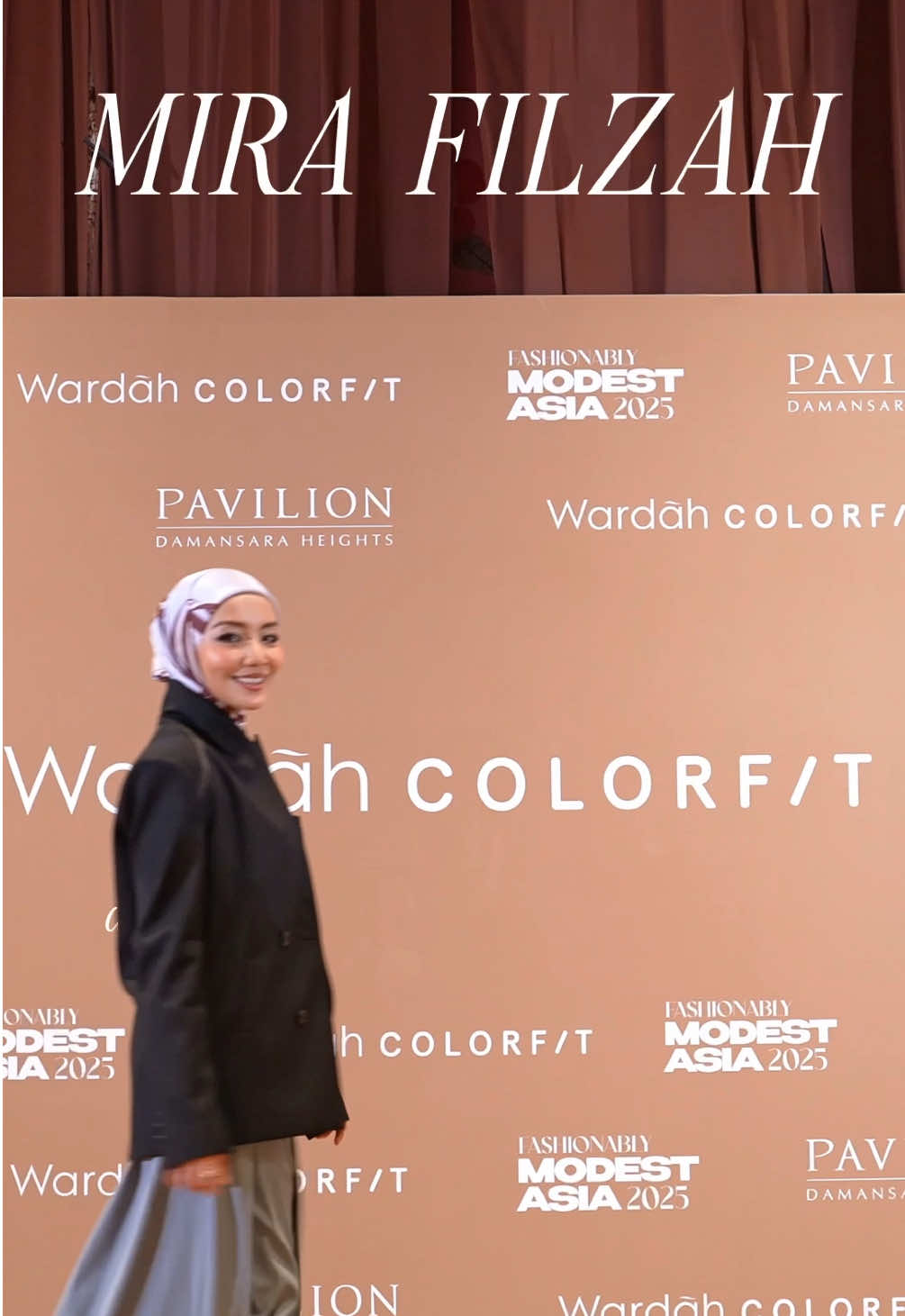 Celebrating a proud moment: Mira Filzah, the face of Wardah Colorfit, teams up with @shals.kl in a minimalist yet sophisticated style, featuring @mirafilzahmy’s signature beautiful patterns. Big shoutout to all the women leading powerful movements and inspiring creations!🫶🏻 #WardahMY #WardahMYFMA