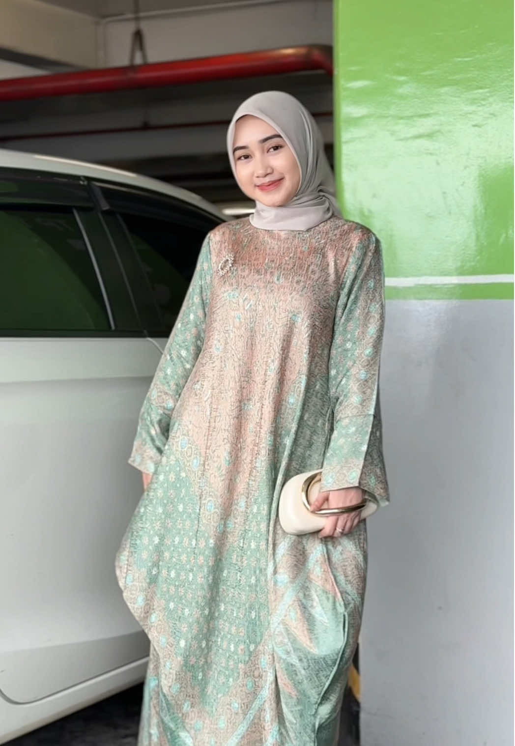 referensi ootd kondangan di gedung nihh😚 tetep simpel tapi elegannya dapet😍 #bajukondangan #kurungcantik 