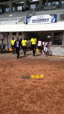 Sepak bola adalah tentang tim, bukan individu. Bersama-sama kita kuat, terpecah kita lemah. #soeratinu13 #sepakbola #olahraga #viral #fypage 