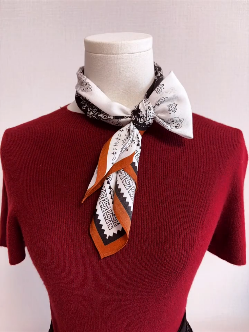 Hướng dẫn cách thắt khăn quàng cổ xinh  #khăn #khanlua #meohay #mẹo #thoitrangnu 