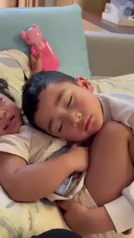 so sweetnya ama & ajja #raffinagita1717 #lily #ranaima #ranaimamalikaraudiaandara #lilyslavina 