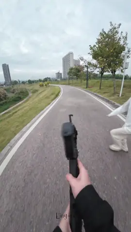 Ngay cả một cô bé cũng muốn chụp ảnh #girlposing #winteroufits #JIN JIN Sang Trọng #douyin #xhhh