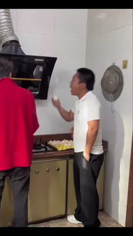 กินไข่ดิบเสริมโปรตีรแบบสดๆ😂