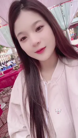 Bên cạnh em ít phút đc khongg