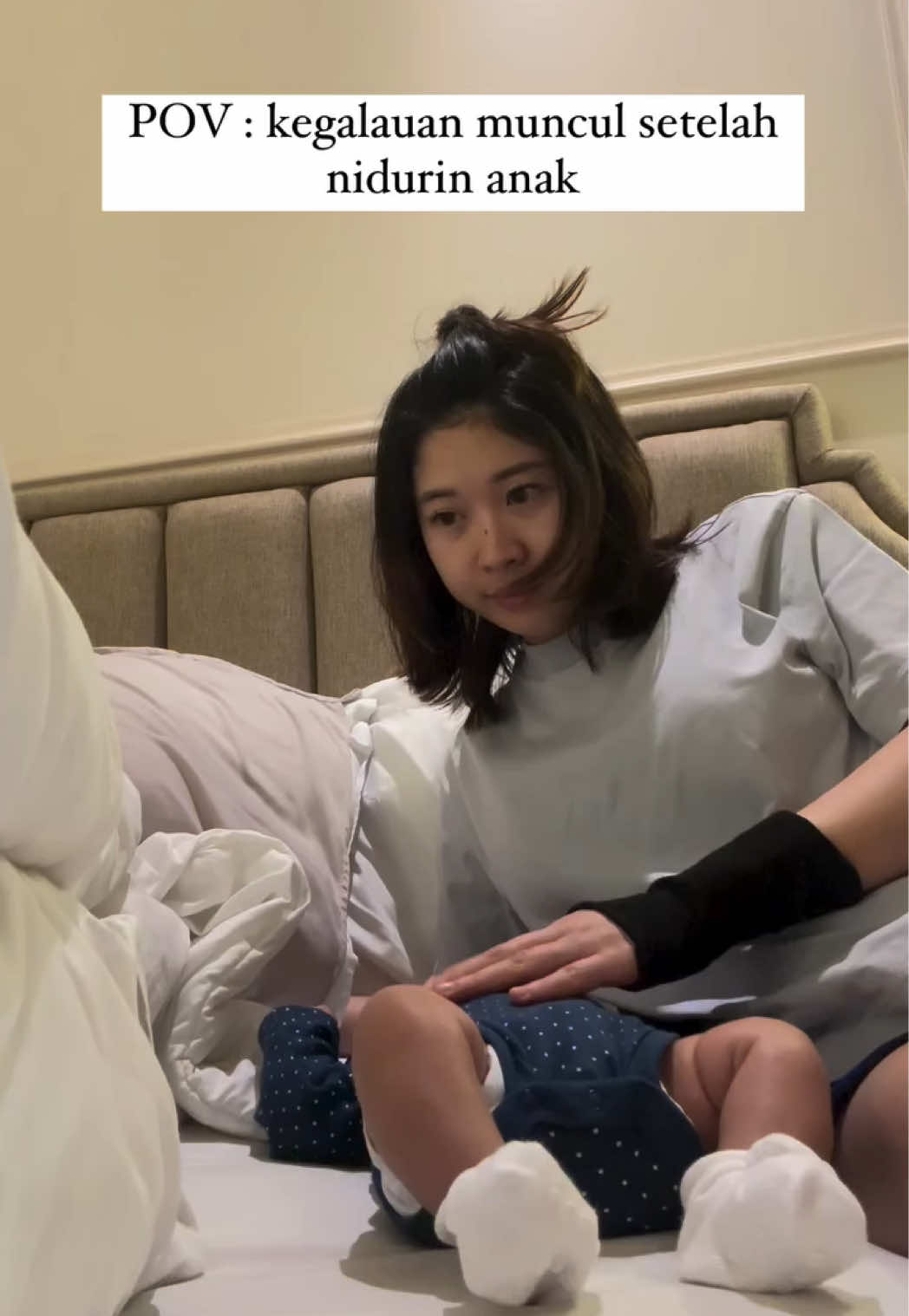 Berasa lagi ujian pilihan ganda tapi ga ada kunci jawabannya. Siapa yang relate nih sesama #newmom ?😭🤣 #momlife #baby #family 