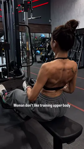 🤭🤫 #motivation #workout #gymgirl #GymTok #tiktokuni 