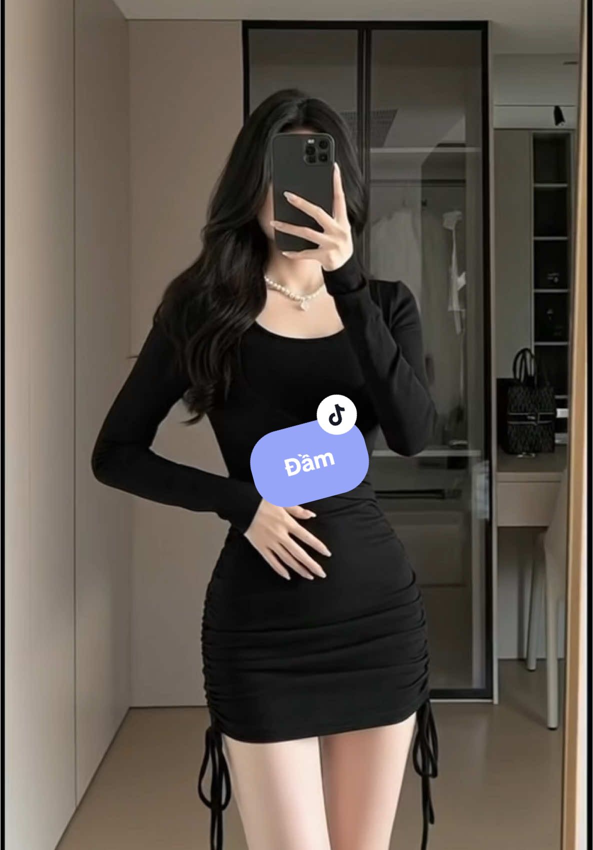 Yêu sự thanh lịch và gợi cảm , em Đầm này chính là lựa chọn hoàn hảo. Chất thun mềm mại, giúp bạn tự tin . Đừng bỏ lỡ nha mấy Bà #phoido #myoutfit #doxinhmoingay #dam #vay 