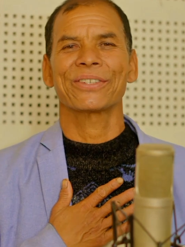 #ओईकान्छी वल्ल भेटेँ मुटुको टुक्रालाई,               मेरो नया गितलाई धेरै भन्दा धेरै माया गर्दिनु होला 