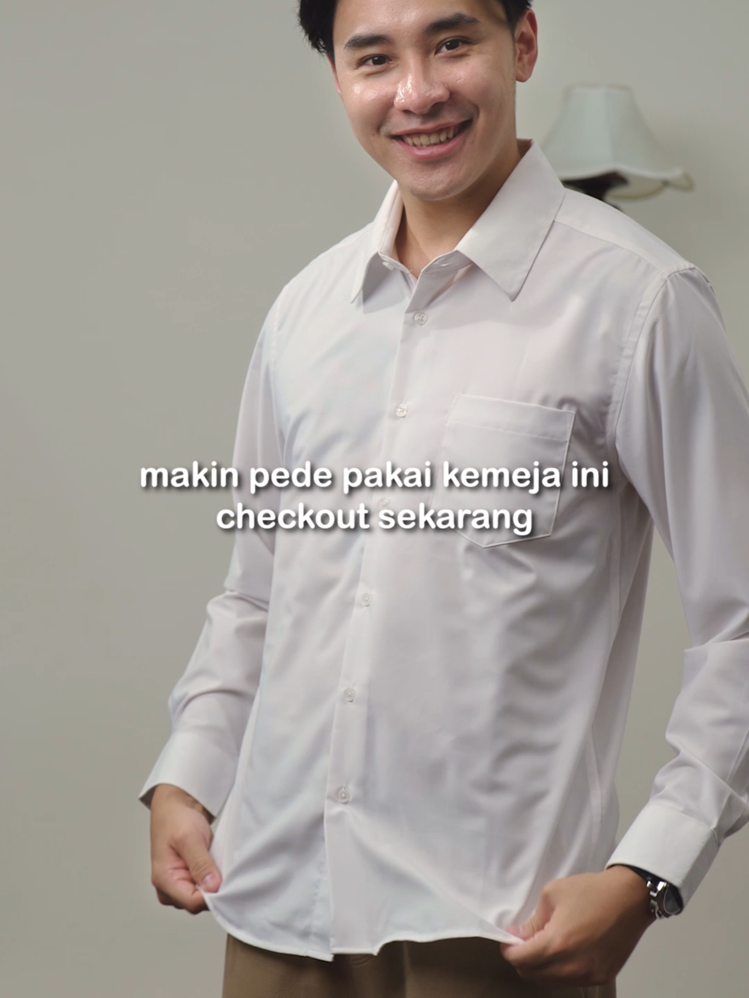 Kalo lo punya perut buncit, kemeja ini bisa nutupin dengan baik tanpa kasih siluet perut ngembang 👌🏻 #Livehaf #YourDailyWear #kemejalenganpanjang #kemejaformal #kemejapria