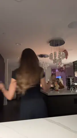 N3on thought he was SLICK but Chloe CAUGHT him  #n3on #chloeparker 