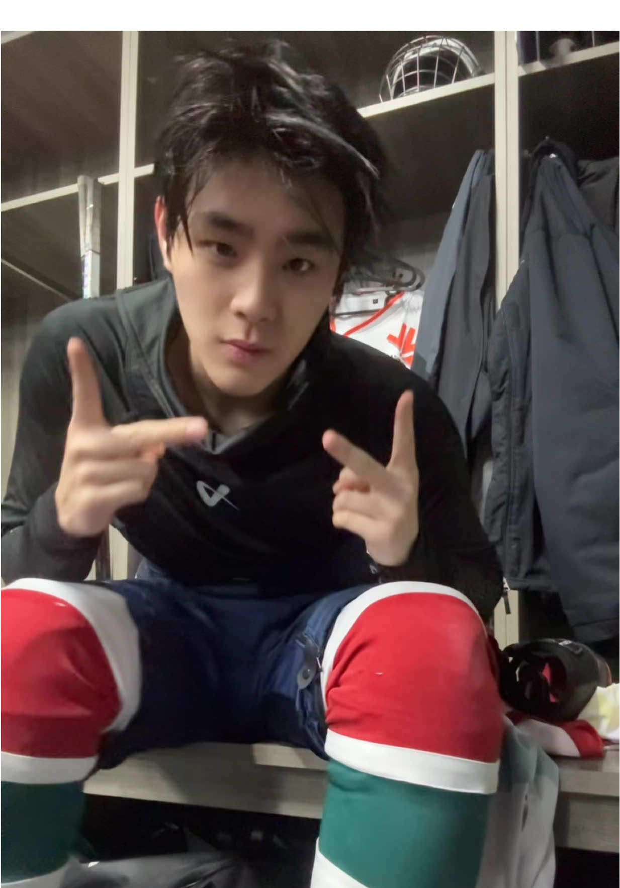 ถอดชุดเฉยๆ รอดูอะไรครับ 🏒😙 #kinthanachai 