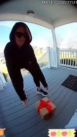 Porch exploding package box with glitter🏳️‍🌈✨🦄#porchpiratecaught #glitter #package #prank #fyp