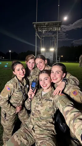 Be honest, you usually follow and like hot girls inpretty dresses, not femalesoldiers, right?#femalesoilder #usa#armylove#military #militarywomen 