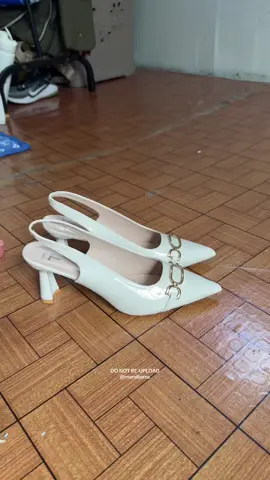 Sa sobrang ganda di nila aakalain na mura lang siya mabibili hahaha #pointedheels #highheels #shinyheels #heelsforwomen #affordableheels 