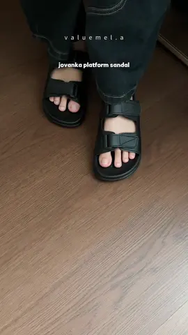 Sandal platform hitam #jovanka #sandalplatform #sandalhitam #sandalkaret #sandalplat 