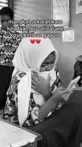 #galau #berandatiktok #foryou #katakatakelas 