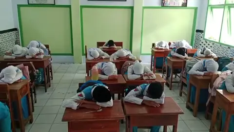 Selamat Makan adik2 🥰 #sppgkusuma #sppg #mbg #badangizinasional #drivermbg 