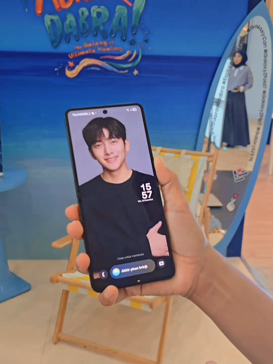 Rasakan experience  Gemini Live with Camera di booth 