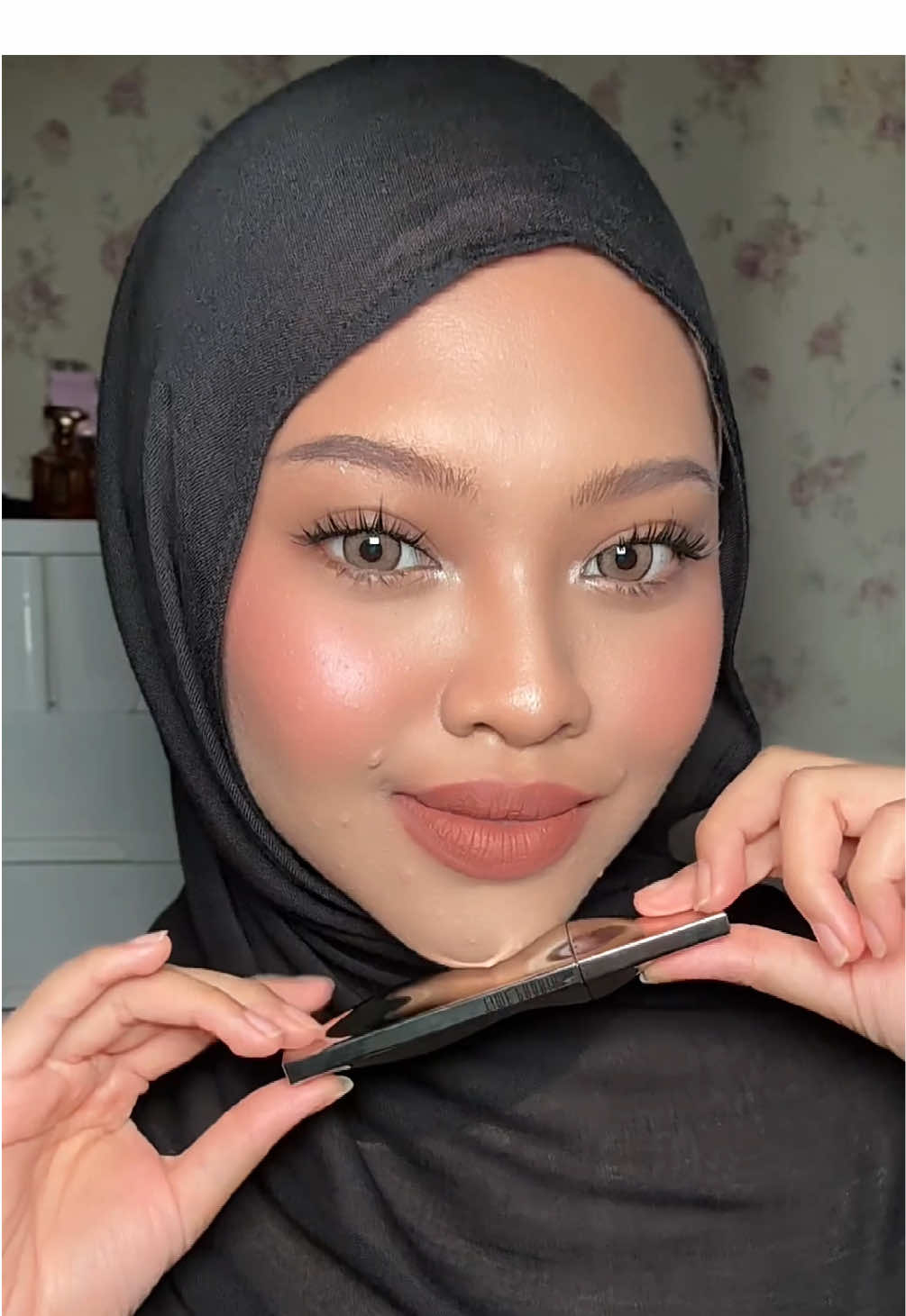 so far lip matte @Timephoria.id yang comfortable to use dibibir aku🫶 