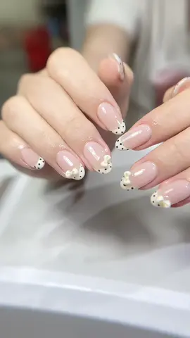 Một chút chấm bi 😍 #nails #nailxinhmoingay 