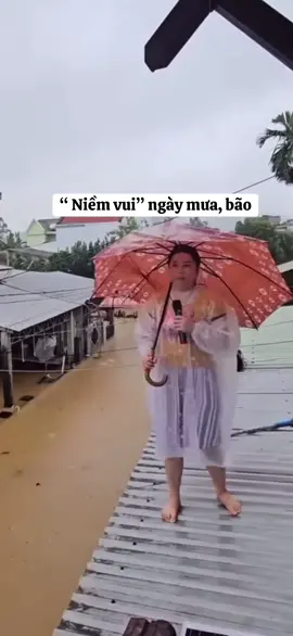 “ Niềm vui” ngày mưa bão.  #Honghotquynhon , #tintucbinhdinh , #tintucgialai , #binhdinh , #gialai 