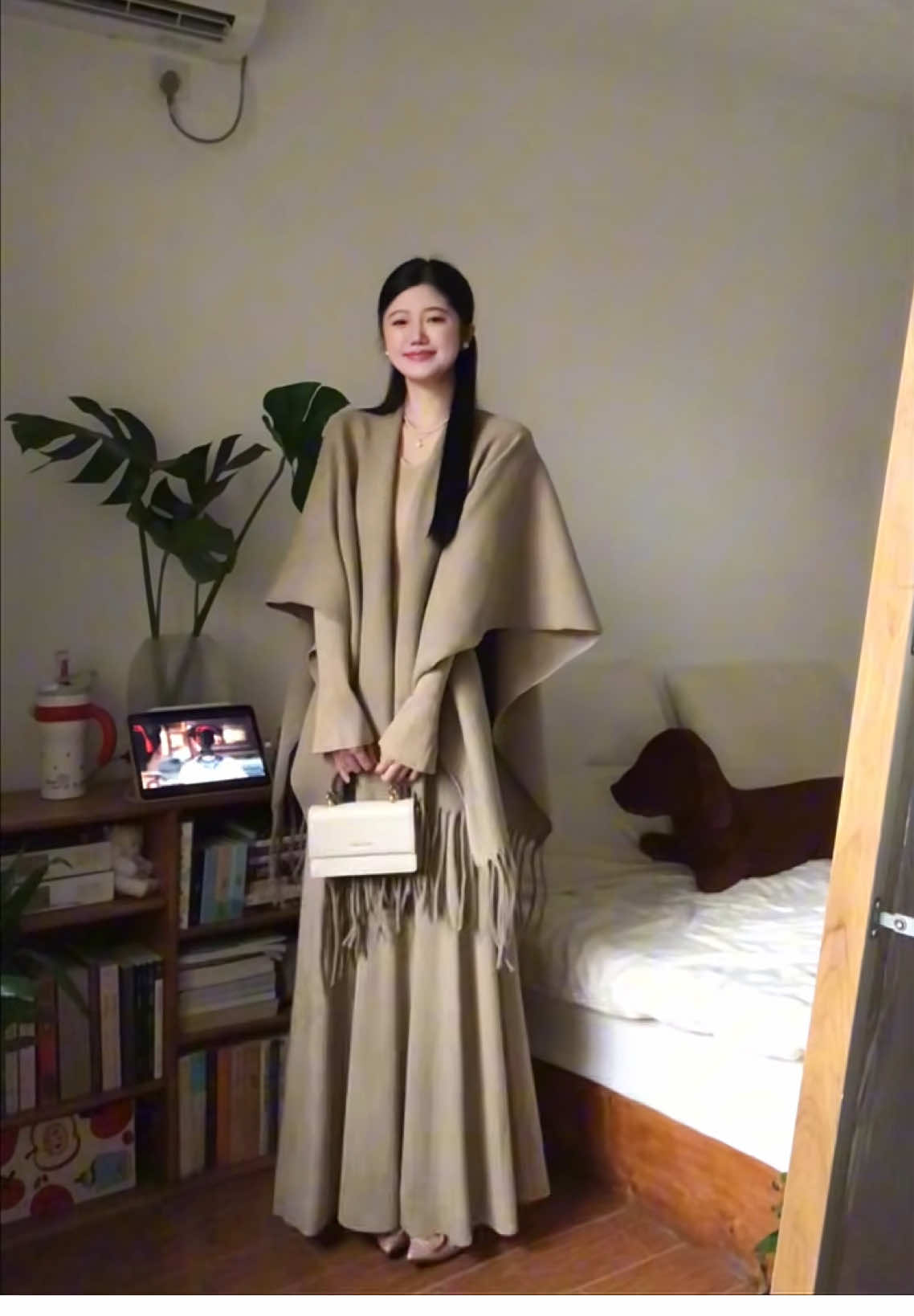 Váy với khăn choàng ni năm nay hot quá chừng 🫣 #thoitrangthudong #thoitrangnu #vayxinh #thudong2025 #bylili 