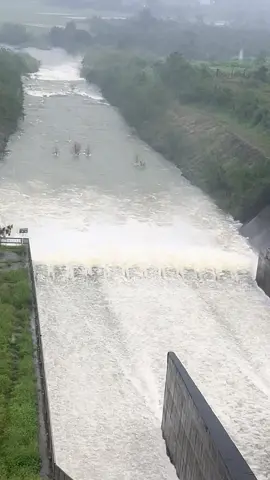 Đừng mưa nữa ôg ơi. Ngập hết rồi🥲