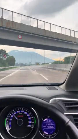 Lagu nya enakeun 💃🏻🤩#tamuundangan 