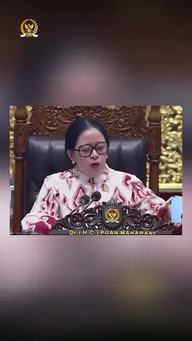 Setelah pembahasan cukup panjang, DPR RI sepakat mengesahkan RUU KUHAP pada Rapat Paripurna DPR RI Ke-8 Masa Persidangan II. Ketua DPR RI Puan Maharani, memimpin pengesahan RUU KUHAP menjadi UU, sekaligus meluruskan isu yang beredar. Puan berharap, publik tidak termakan hoaks yang beredar.  #dprri #ParipurnaDPR #KUHAP #RKUHAP