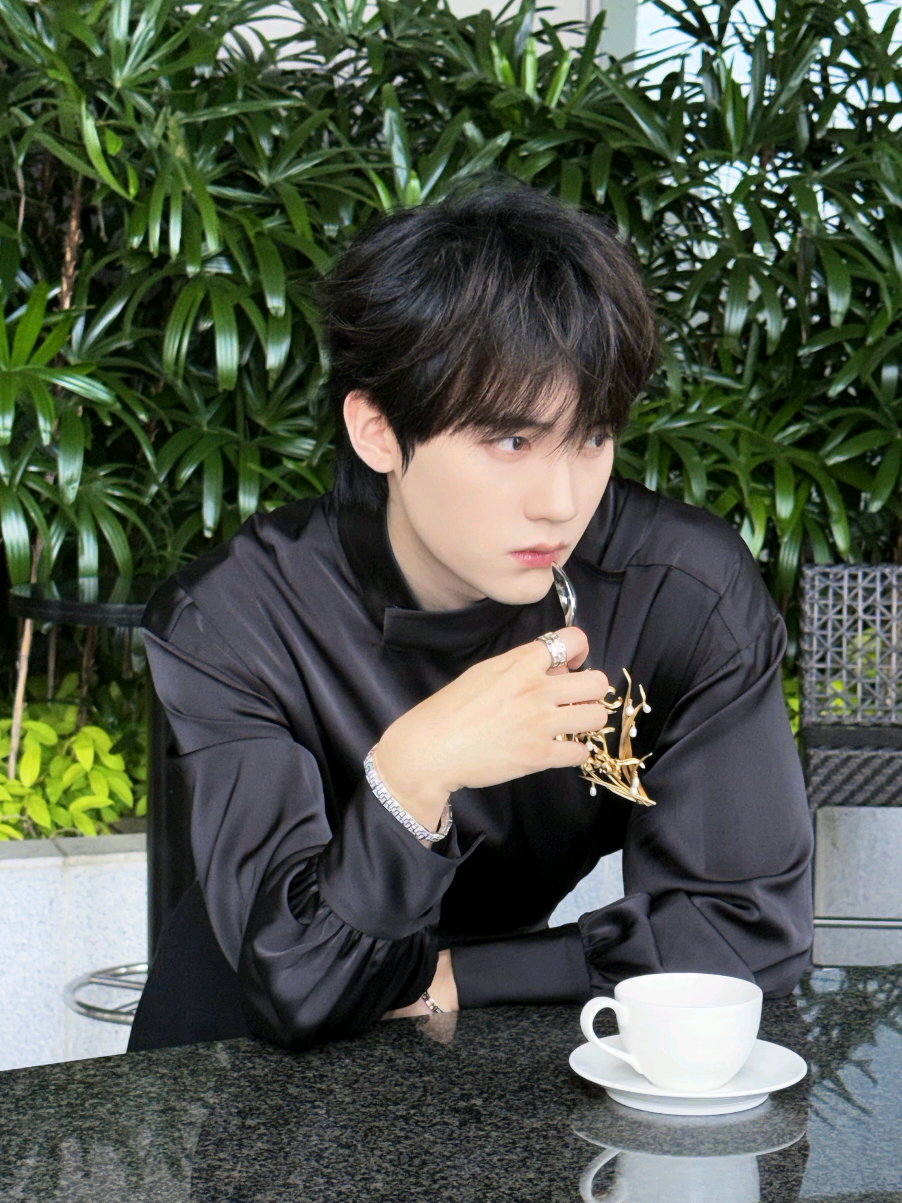 CAKEPNYAAA KENA ANGIN INDO😍 seger bgt kek baru mandi  #zhouyiran #zhouyiran周翊然 #周翊然 #chineseactor #WeTVAlwaysMore2026 