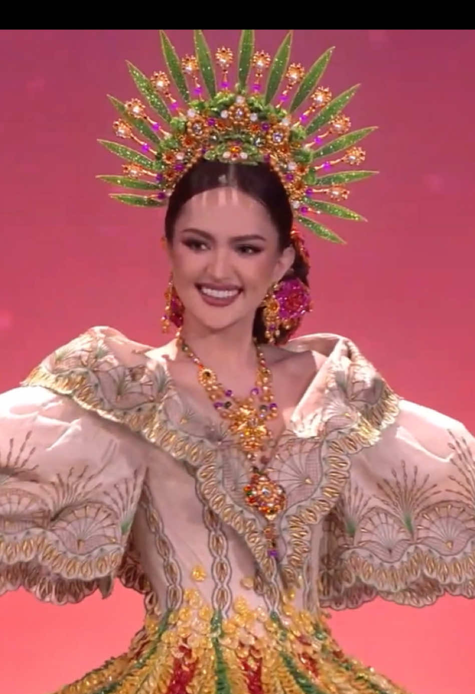 FESTIVAL QUEEN! 😍 Ahtisa Manalo | Miss Universe 2025 National Costume ✨💫 #ahtisamanalo #missuniversephilippines #missuniverse2025 #maktumang  #nationalcostume